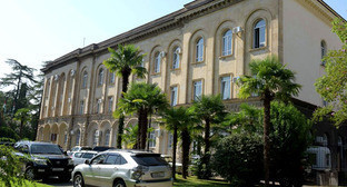 Парламент Абхазии решил рассмотреть вопрос о недоверии премьеру