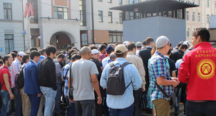 Совет муфтиев объявил о ста тысячах человек на молитве у Соборной мечети Москвы