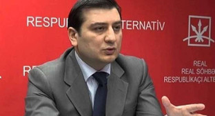 Пограничники не позволили активисту Азеру Гасымлы выехать из Азербайджана
