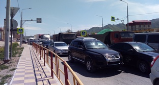 Проверки силовиков привели к пробкам на въезде в Махачкалу