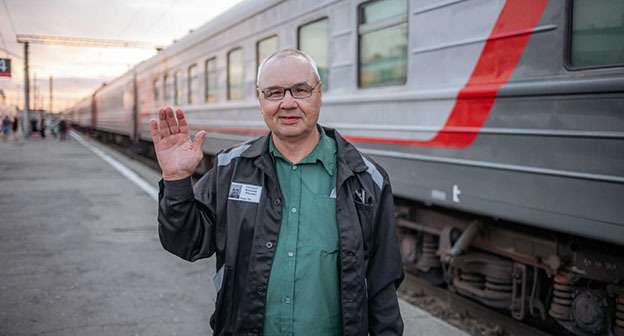 Владимир Скачидуб на вокзале в Тихорецке после освобождения из колонии. Фото из Телеграм-канала "ОВД-Инфо" (организация включена в реестр иностранных агентов) https://t.me/ovdinfolive/39275 Владимир Скачидуб на вокзале в Тихорецке после освобождения из колонии. Фото из Телеграм-канала "ОВД-Инфо" (организация включена в реестр иностранных агентов) https://t.me/ovdinfolive/39275