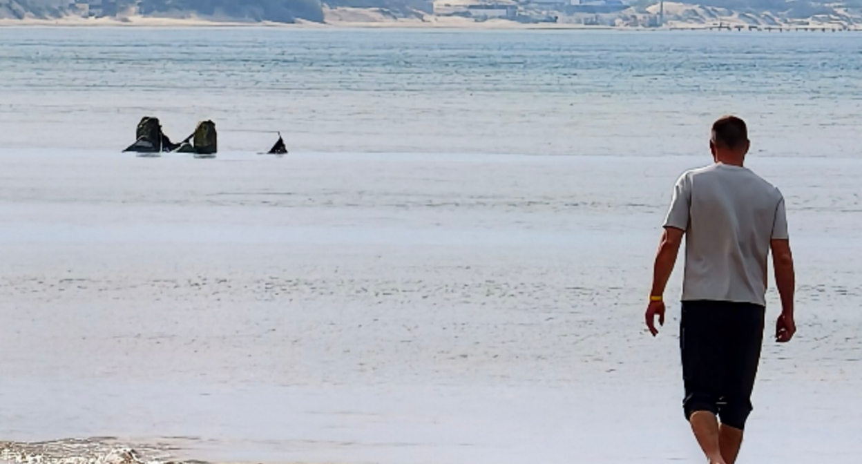 Пляж в Анапе. Скриншот фото из Telegram-канала "Маковозовы" от 18.04.26, https://t.me/makovozovy/58265 Пляж в Анапе. Скриншот фото из Telegram-канала "Маковозовы" от 18.04.26, https://t.me/makovozovy/58265