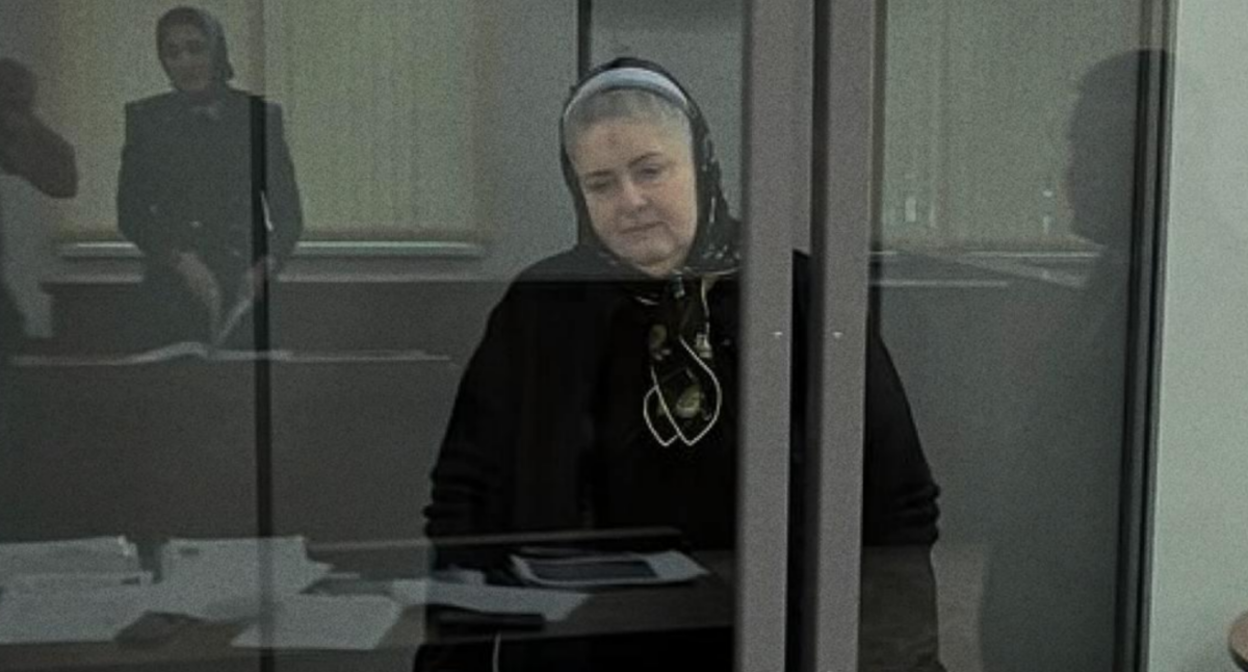Зарема Мусаева в суде. Скриншот публикации Команды против пыток (внесены в список иноагентов) / Telegram Зарема Мусаева в суде. Скриншот публикации Команды против пыток (внесены в список иноагентов) / Telegram