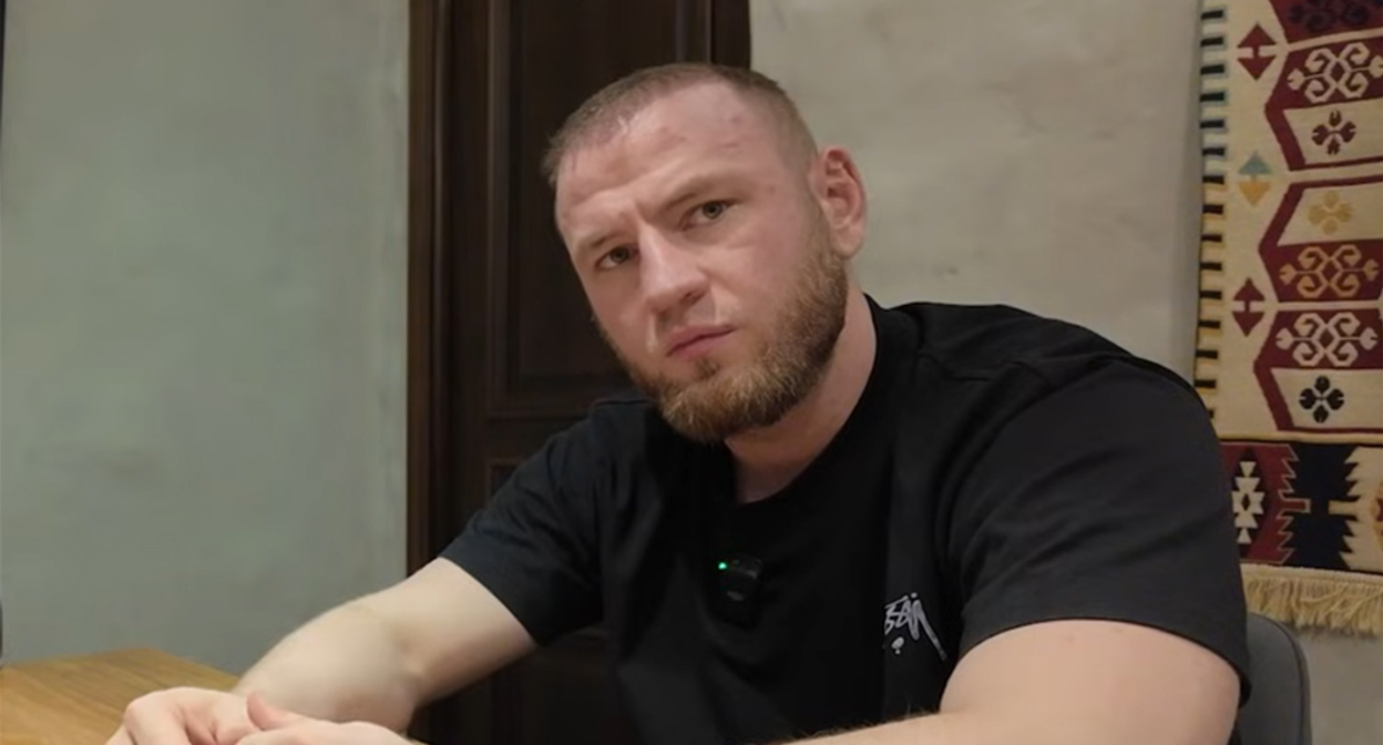 Магомеддибир Магомеддибиров. Кадр из видео https://www.youtube.com/watch?v=TbN3viuOmks Магомеддибир Магомеддибиров. Кадр из видео https://www.youtube.com/watch?v=TbN3viuOmks