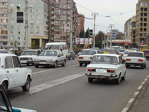 Владикавказ, в часы пик затруднено движение по Чугунному мосту. Фото "Кавказского Узла"