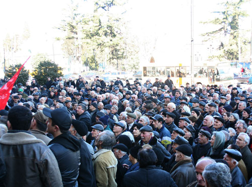 Митинг с требованием принятия нового пенсионного законодательства. Грузия, Тбилиси, 2 февраля 2010 года. Фото "Кавказского Узла"