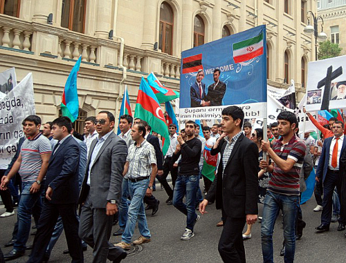 Шествие участников антииранской акции протеста. Баку, 11 мая 2012 г. Фото ИА "Туран"