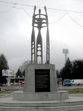 Памятник добровольцам КБР, погибшим во время грузино-абхазского конфликта. Фото Луизы Оразаевой для "Кавказского узла"