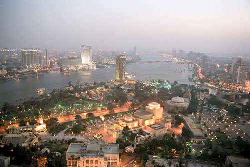 Современный Каир, вид с Каирской телебашни в сторону южной оконечности Гезиры. Фото с сайта http://ru.wikipedia.org