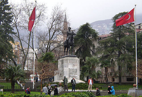 Турция, центр Бурсы. Фото с сайта http://ru.wikipedia.org