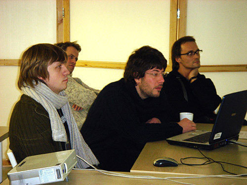 Артемий Лебедев (в центре, за ноутбуком). Фото с сайта www.britishdesign.ru