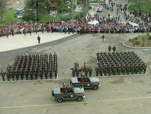 Военный парад в г. Степанакерт. Нагорный Карабах, 9 мая 2008 г. Фото: www.militaryphotos.net