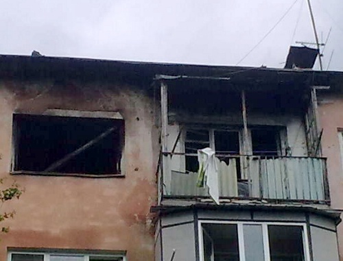 Выгоревшая  в результате спецоперации квартира в доме 4 по улице Кулиева в Нальчике, Кабардино-Балкария. 10 мая 2011 г. Фото очевидца.
