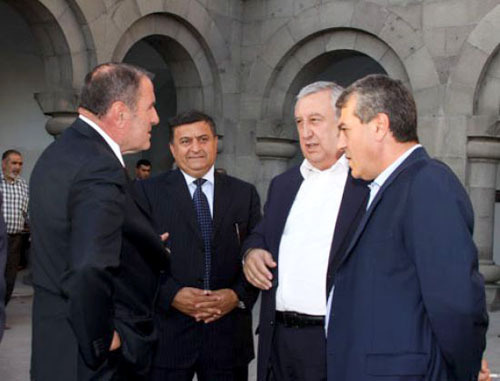 Лидеры АНК на митинге оппозиции в Ереване. 18 сентября 2011 г. Фото: www.1news.az