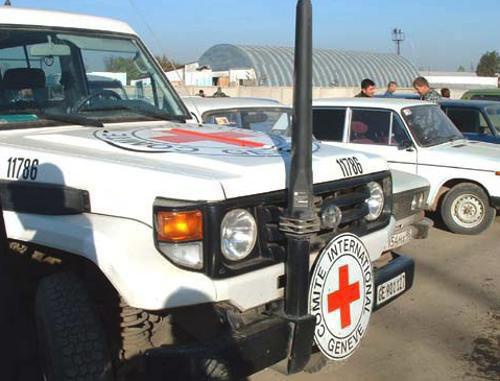 Автомобиль представительства Международного Комитета Красного Креста в Чеченской Республике. Фото: www.chechnyafree.ru