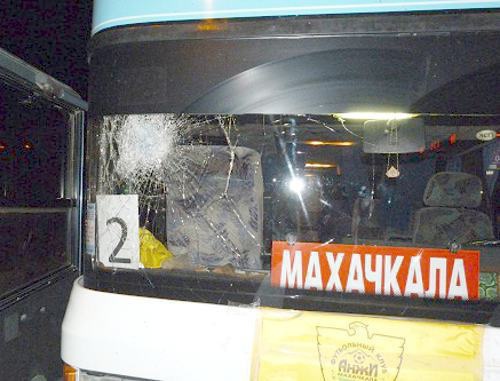 Автобус с болельщиками Анжи, подвергнувшийся нападению в Ингушетии. 16 октября 2011 г. Фото: http://ddanzhi.forum24.ru