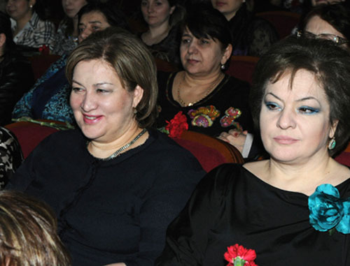 Во время праздничного концерта, посвященного Международному женскому дню 8 Марта. Махачкала, Дагестан, 6 марта 2012 г. Фото: пресс-служба президента РД