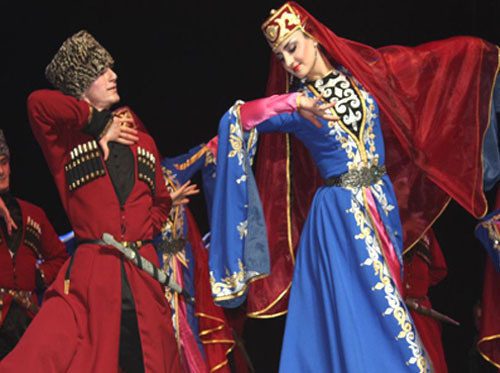 Выступление Государственного ансамбля народной песни Адыгеи "Исламей". Фото www.yuga.ru