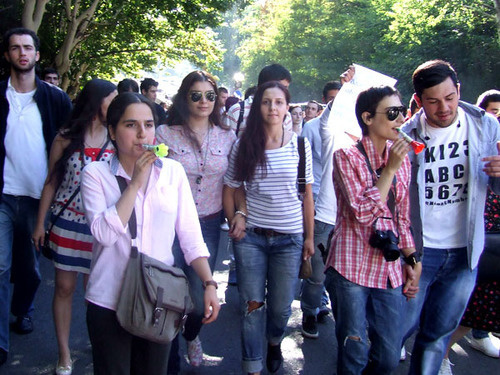 Студенты во время акции протеста против пыток в тюрьмах Грузии. Тбилиси, 24 сентября 2012 г. Фото Эдиты Бадасян для "Кавказского узла"