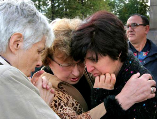 Пострадавшие от теракта в Беслане во время траурных мероприятий в память о жертвах теракта. Северная Осетия, сентябрь 2008 г. Фото http://www.svoboda.org (RFE/RL)