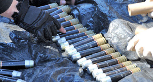 Тайник с оружием найден в Терском районе Кабардино-Балкарии. 14 марта 2013 г. Фото: оперативный штаб в Кабардино-Балкарии