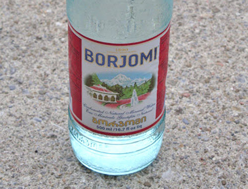 Бутылка "Боржоми". Фото http://www.yuga.ru/