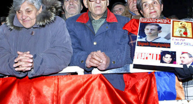 Участники митинга Армянского национального конгресса. Ереван, ноябрь 2011 г. Фото © PanARMENIAN Photo/Varo Rafaelyan