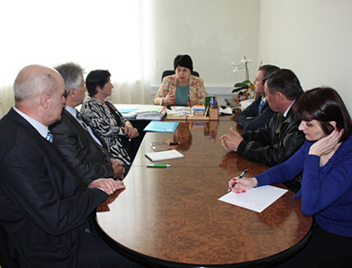 Заседание конфликтной комиссии по ЕГЭ. КБР, Нальчик, 2011 г. Фото: http://www.edukbr.ru