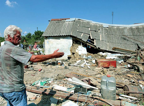 Последствия наводнения в Крымске, июль 2012 г. Фото Евгения Смирнова, http://www.yuga.ru/