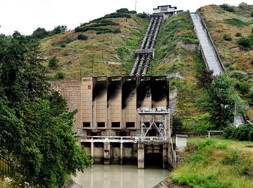 Баксанская ГЭС после диверсии 21 июля 2010 года. Кабардино-Балкария. Фото: Aleshru, http://ru.wikipedia.org/