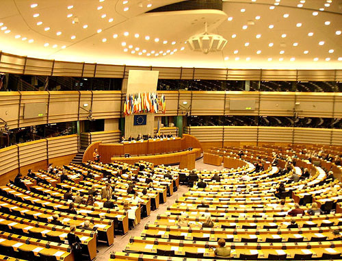 Зал пленарных заседаний Брюссельской резиденции Европейского парламента. Фото http://ru.wikipedia.org/