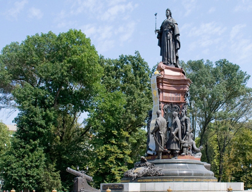 Памятник Екатерине II в Екатерининском сквере Краснодара. Фото: http://www.glava.krd.ru/news/1203