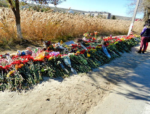 Цветы на месте теракта в Волгограде. 24 октября 2013 г. Фото Татьяны Филимоновой для "Кавказского узла"