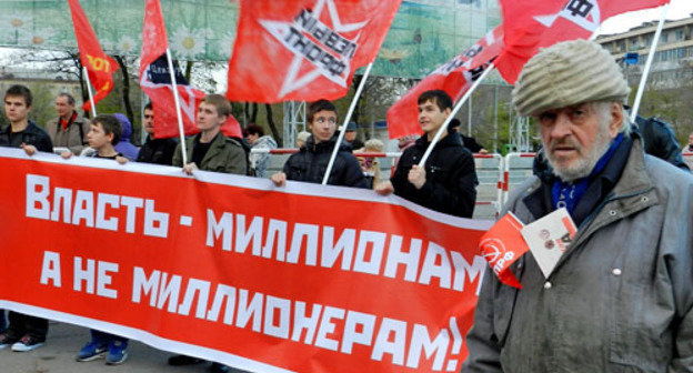 Митинг, посвященный  96-й годовщине Октябрьской революции. Волгоград, 7 ноября 2013 г. Фото Татьяны Филимоновой для "Кавказского узла"