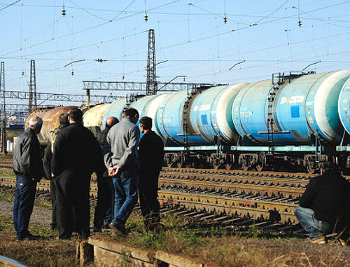 Сотрудники АО "Грузинская железная дорога" во время забастовки. Грузия, 14 ноября 2013 г. Фото : Александр Имедашвили, NEWSGEORGIA