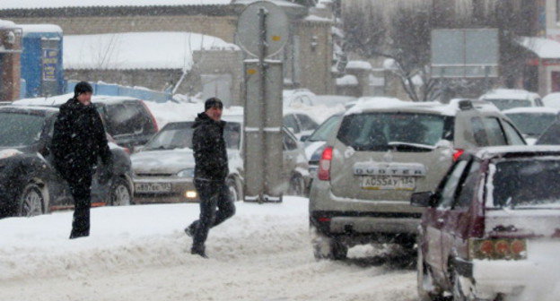 Волгоград, 23 января 2014 г. Транспортный затор в час пик на перекрестке Второй Продольной и Двинской улиц после двухдневного снегопада. Фото Вячеслава Ященко для "Кавказского узла"