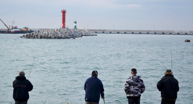 Сочи, пирс в районе морского порта. Фото Светланы Кравченко для "Кавказского узла"