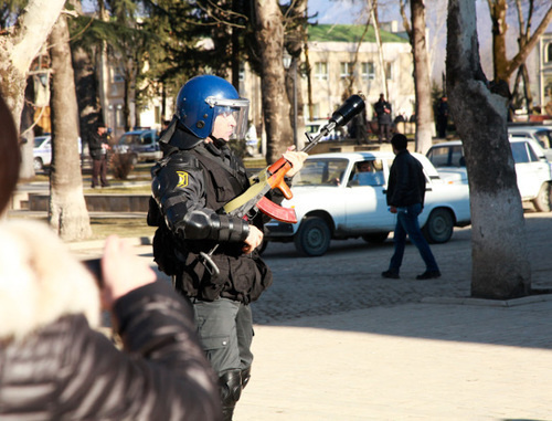 На улицах Исмаиллы во время беспорядков 24 января 2013 г. Фото Азиза Каримова для "Кавказского узла"