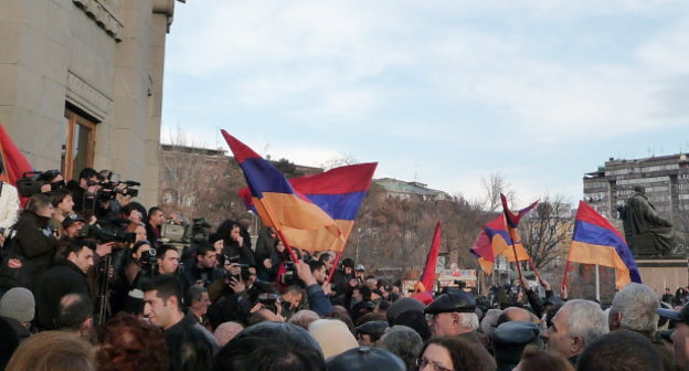 Митинг партии "Наследие". Ереван, 2013 г. Фото Армине Мартиросян для "Кавказского узла"