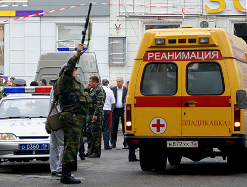 После взрыва на Центральном рынке Владикавказа 9 сентября 2010 г. Фото Владимира Мукагова для "Кавказского узла"