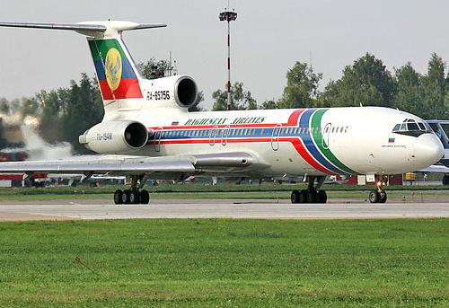 Самолет "Авиалиний Дагестана". Фото: Dmitriy Pichugin http://commons.wikimedia.org/