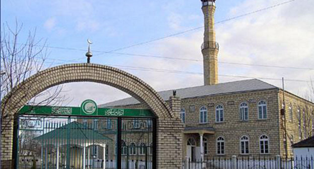 Мечеть в селе Нечаевка Кизилюртовского района Дагестана. Фото Гусена Халилулаева, http://www.tsumada.ru