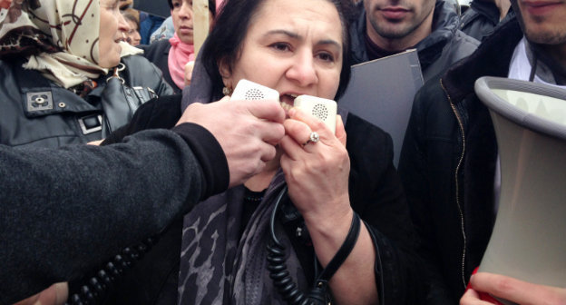 Митинг в поддержку Саида Амирова. Махачкала, 13 апреля 2014 г. Фото Патимат Махмудовой для "Кавказского узла"