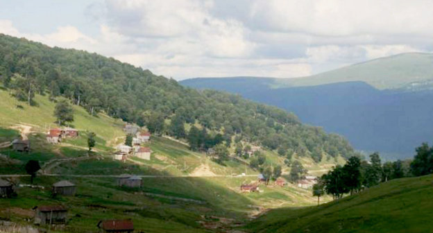 Село в горах. Аджария, Хулойский муниципалитет. Фото Алексея Мухранова, © travelgeorgia.ru 2010-2014, Creative Commons Attribution-ShareAlike 3.0 