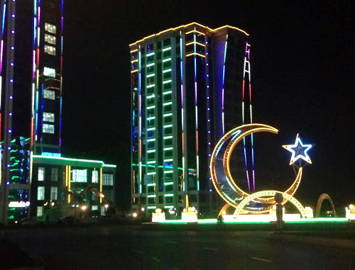 Высотный комплекс "Аргун-Сити". Чечня, 5 мая 2014 г. Фото Магомеда Магомедова для "Кавказского узла"