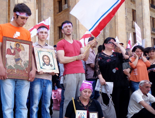 Акция протеста с требованием внести изменения в
антидискриминационный закон. Тбилиси, 17 мая 2014 г. Фото Инны Кукуджановой для "Кавказского узла"
