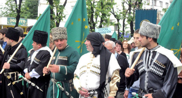 Шествие по проспекту Ленина в Нальчике. 21 мая 2014 г. Фото Луизы Оразаевой для "Кавказского узла"