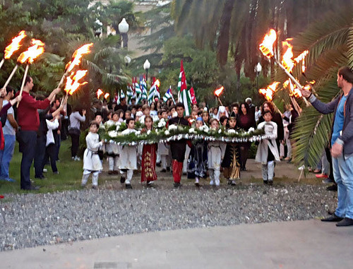 Шествие в память жертв Кавказской войны. Абхазия, Сухум, 21 мая 2014 г. Фото Елены Векуа для "Кавказского узла"