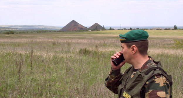 Сотрудник пограничной службы Украины. Фото:  © CopyRight Официальный сайт Пограничной службы Украины, 2014, dpsu.gov.ua