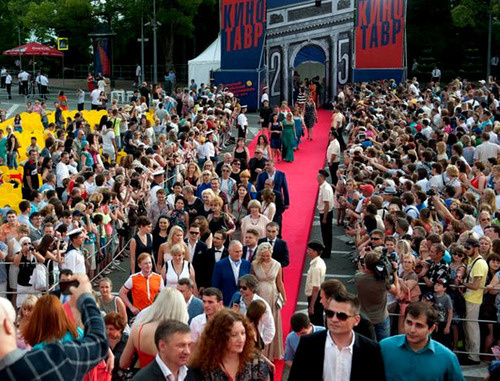 Фестиваль "Кинотавр" в Сочи. Июнь 2014 г. Фото: Нина Зотина, ЮГА.ру